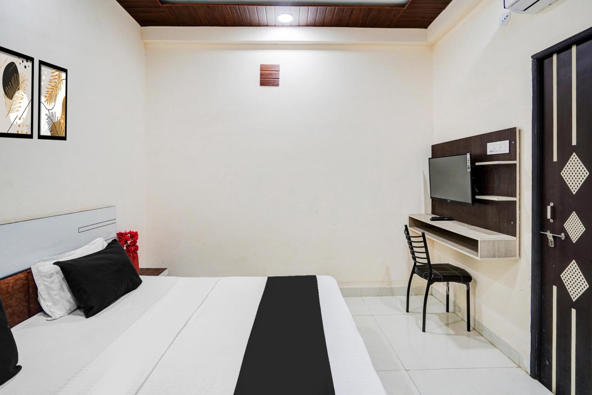 Super Hotel O Brilliant Convention Centre Formerly Madhur Shree Indore Exteriör bild
