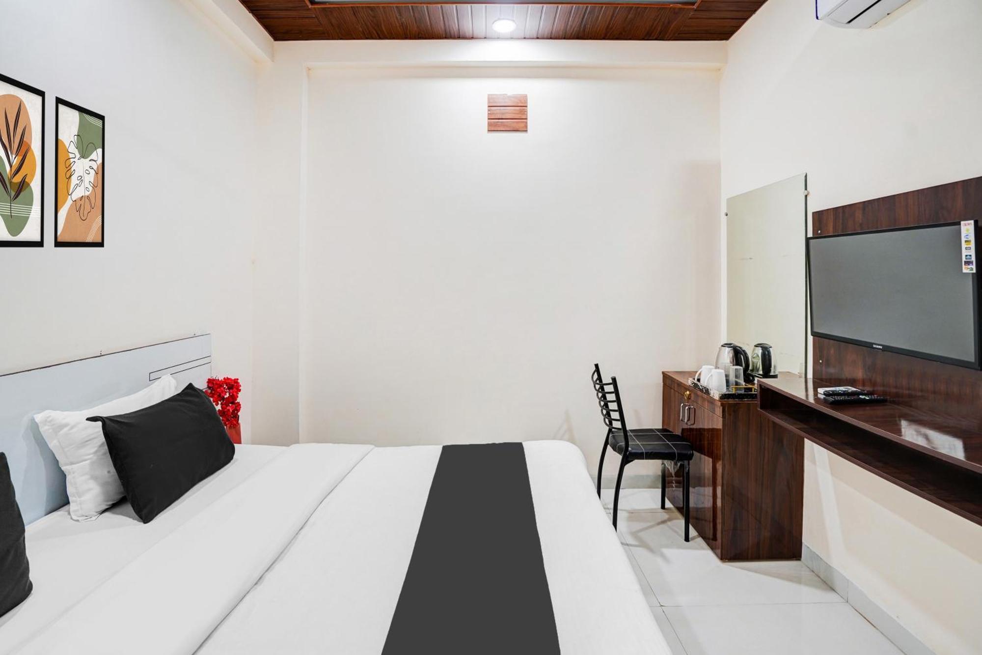 Super Hotel O Brilliant Convention Centre Formerly Madhur Shree Indore Exteriör bild