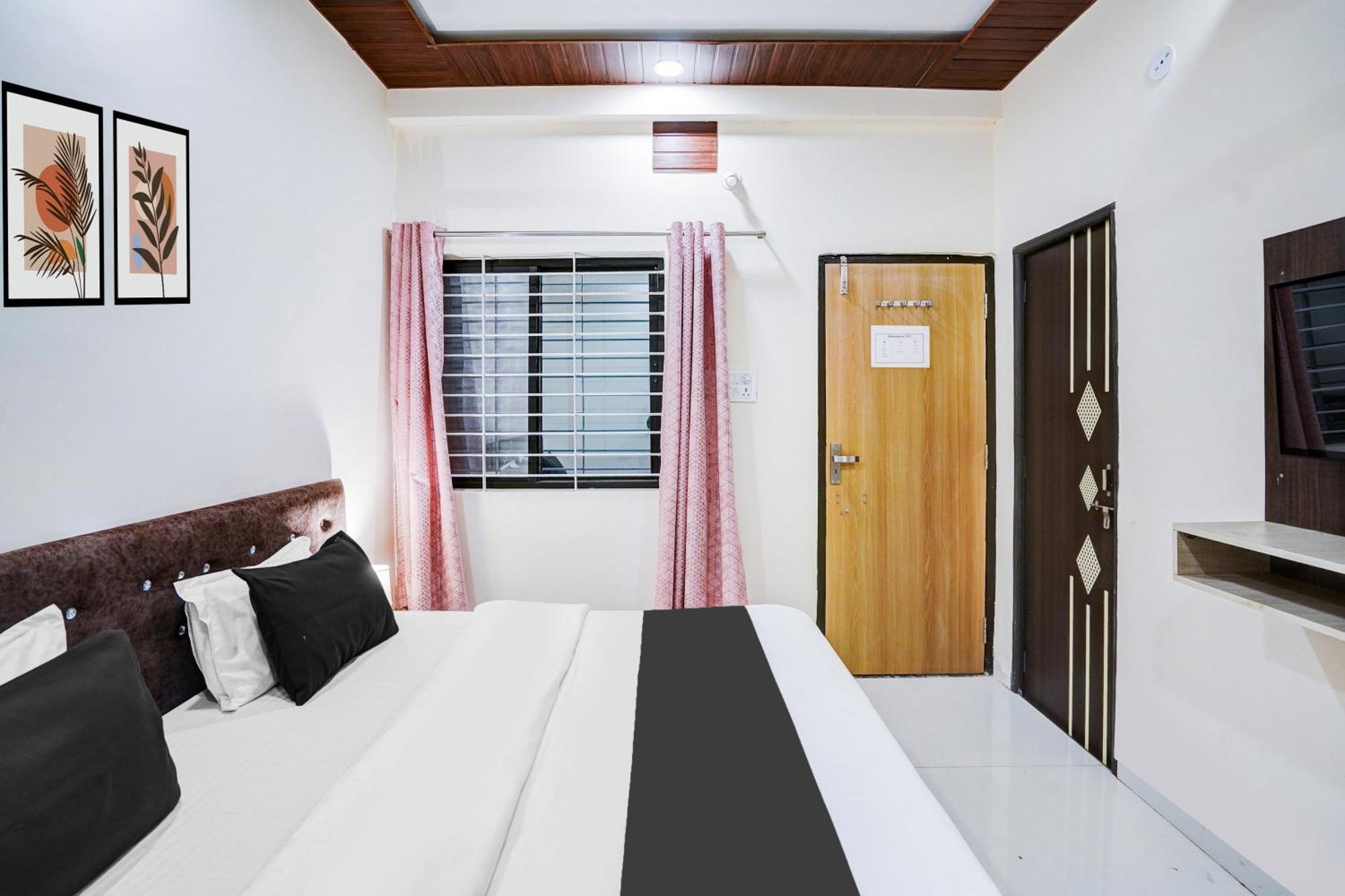 Super Hotel O Brilliant Convention Centre Formerly Madhur Shree Indore Exteriör bild