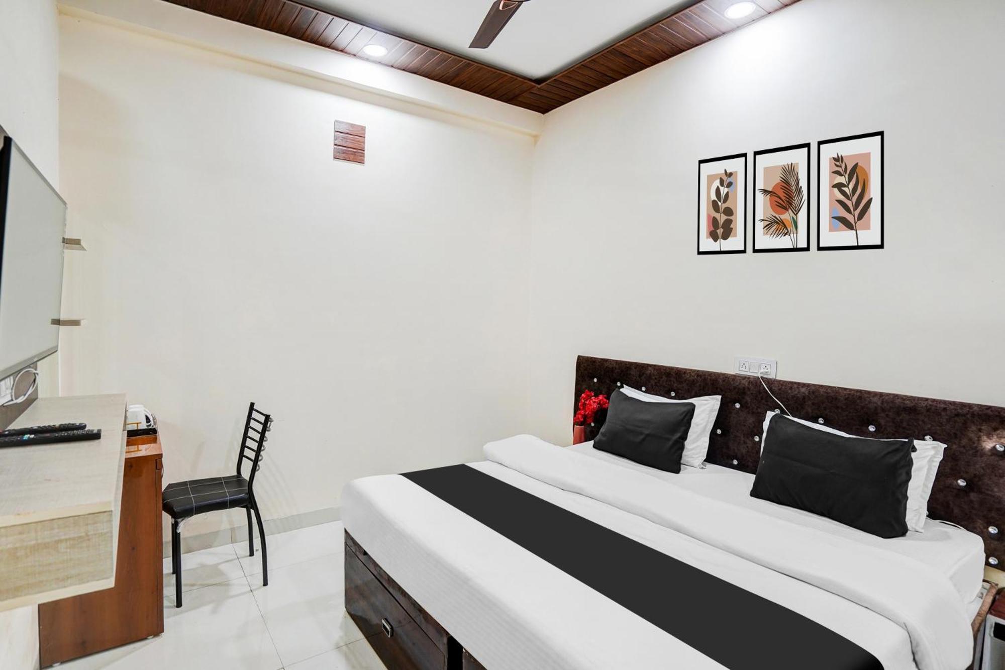 Super Hotel O Brilliant Convention Centre Formerly Madhur Shree Indore Exteriör bild